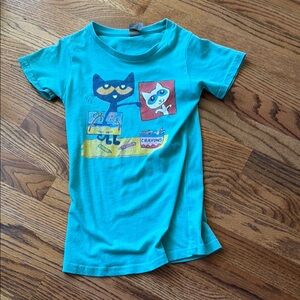 Kids small Pete the Cat shirt